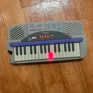WORKING Casio ML-1 Magical Light Vintage Mini Light Up Keyboard Synthesizer